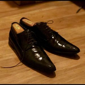 Dolce and Gabanna chocolate patent pointed fair